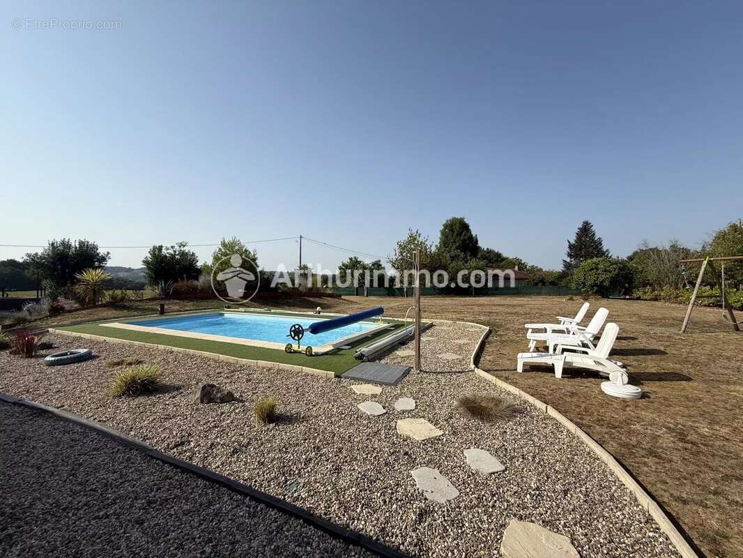 Maison à SAINT-ASTIER