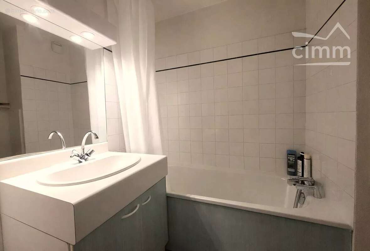 Appartement à SAINT-MARTIN-D'HERES
