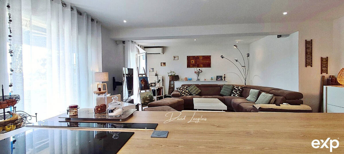 Appartement à SAINT-LAURENT-DU-VAR
