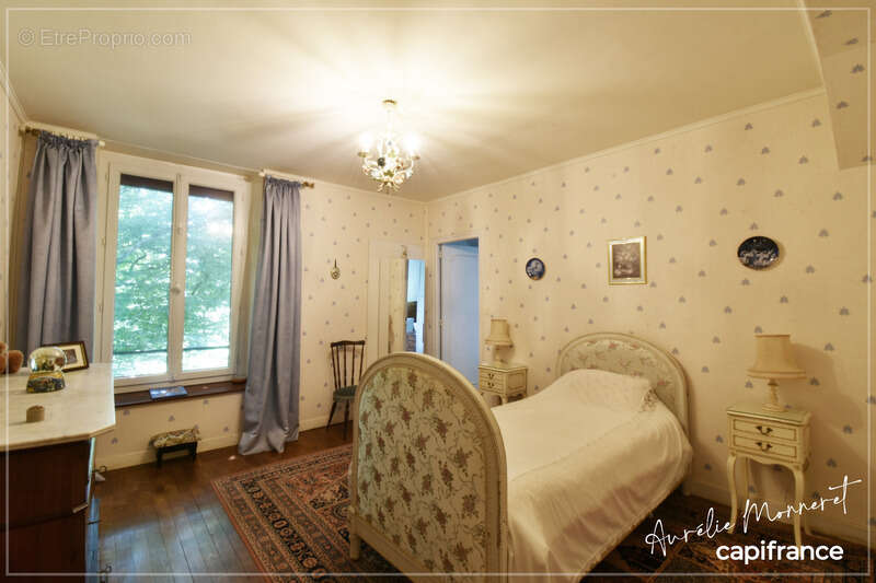 Maison Bourgeoise à vendre Maisonnais (18) - photo 12