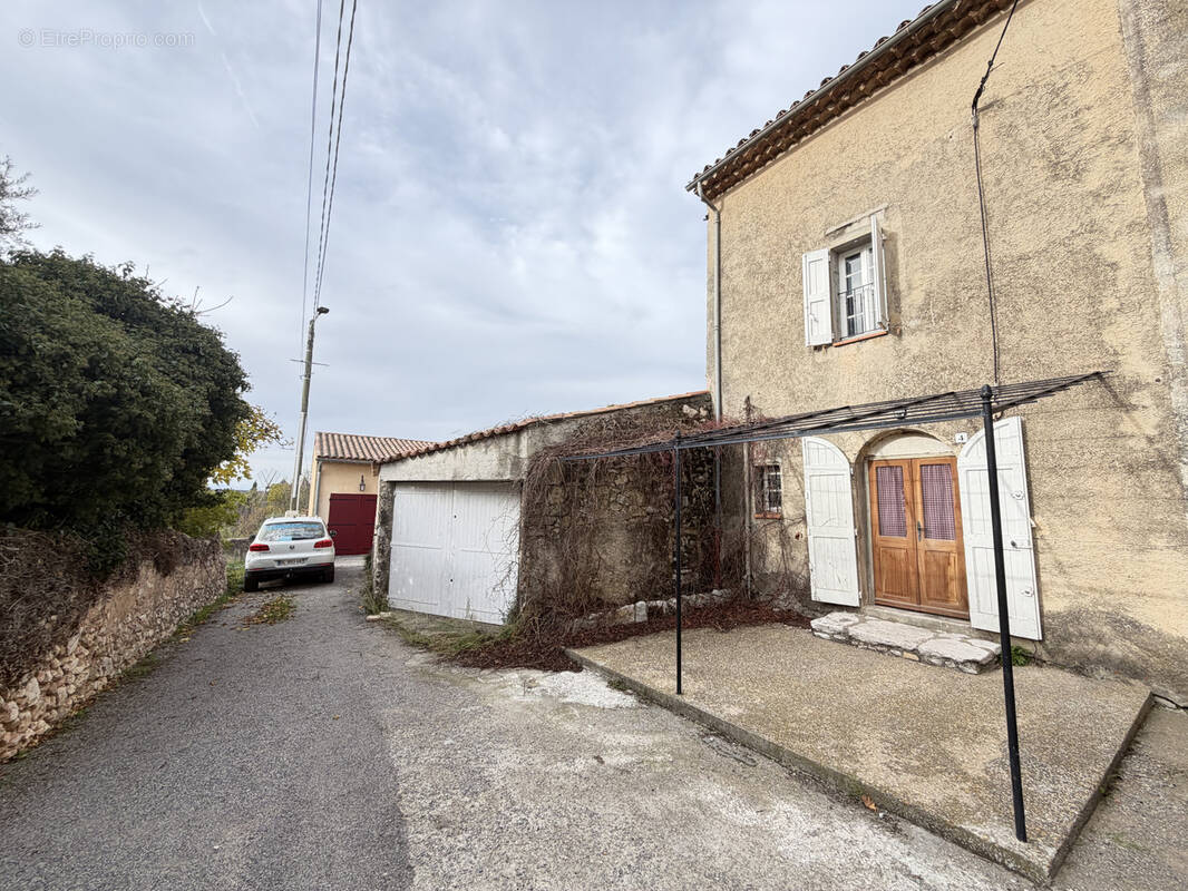 Maison à REGUSSE