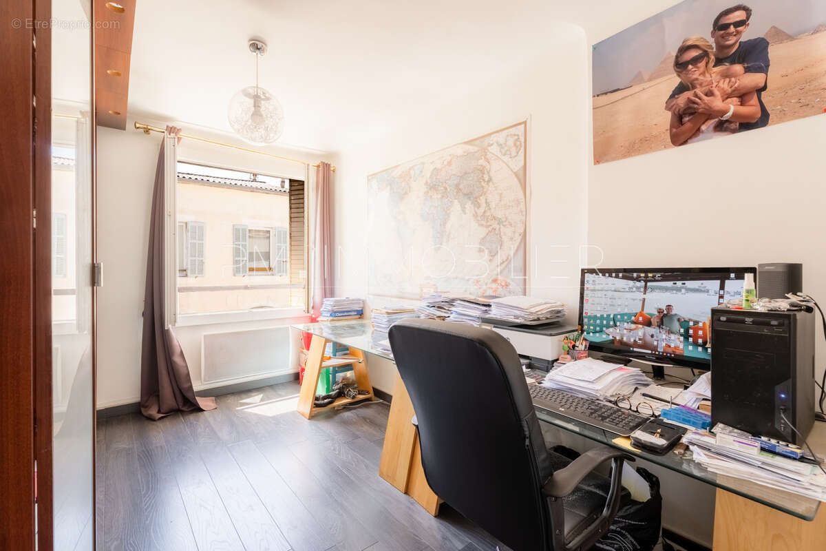 Appartement à MARSEILLE-7E