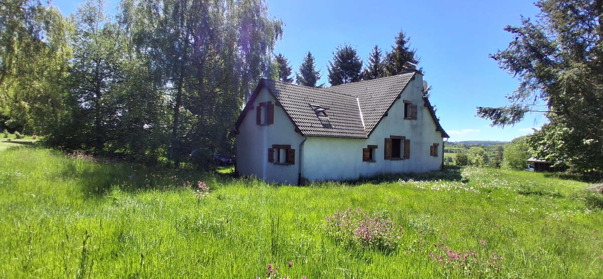 Maison à LE CHAMBON-SUR-LIGNON