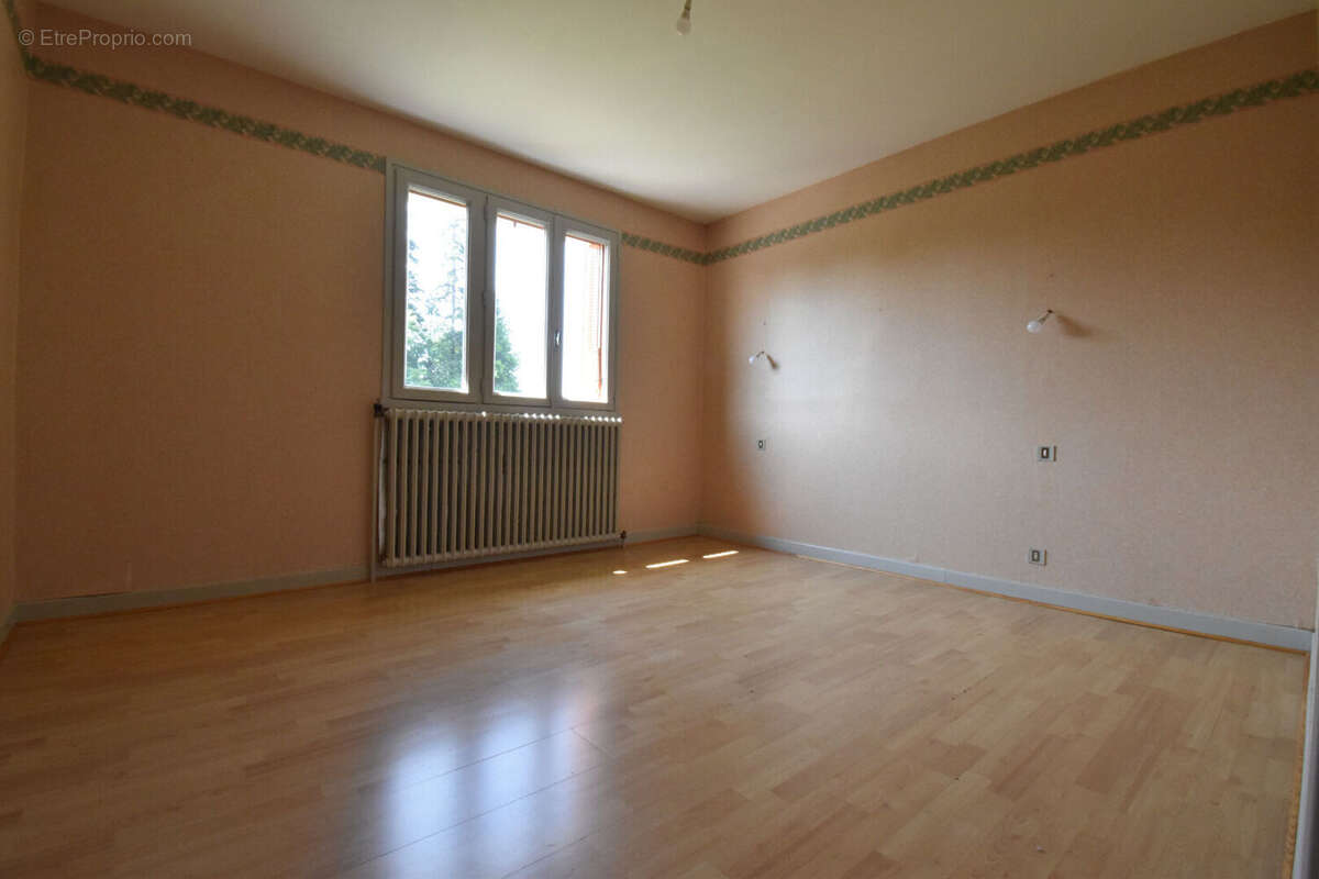 Maison à ARPAJON-SUR-CERE