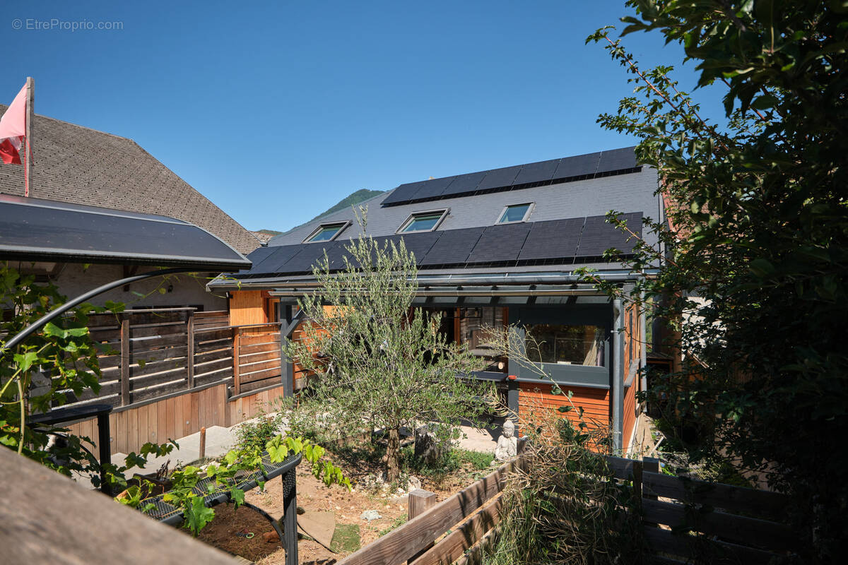 Maison à LATHUILE