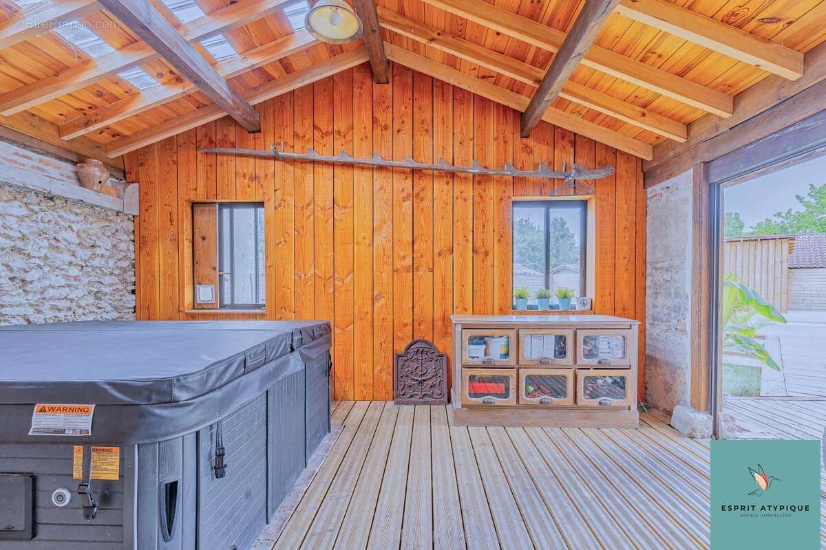 Maison 360 m² à Pontenx-Les-Forges  - photo 6