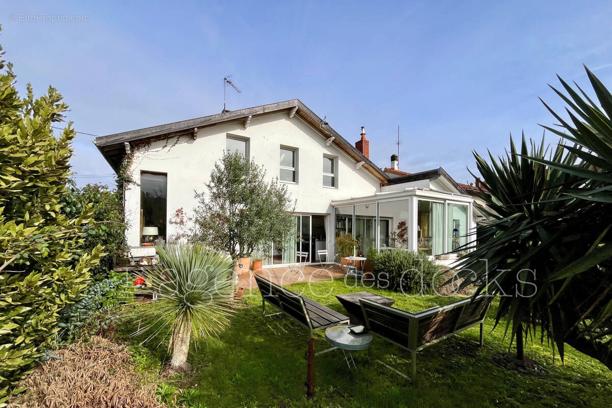 Maison à VILLENAVE-D'ORNON