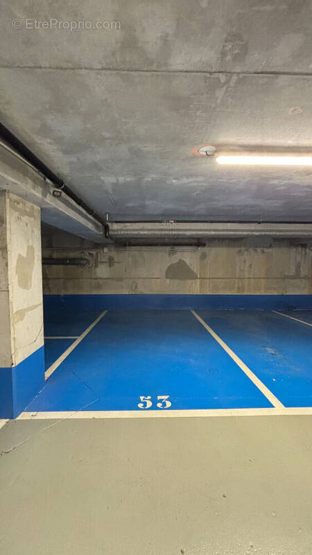 Parking à CORMEILLES-EN-PARISIS