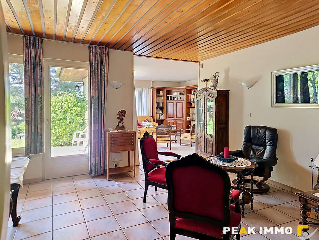 Maison à CRANVES-SALES