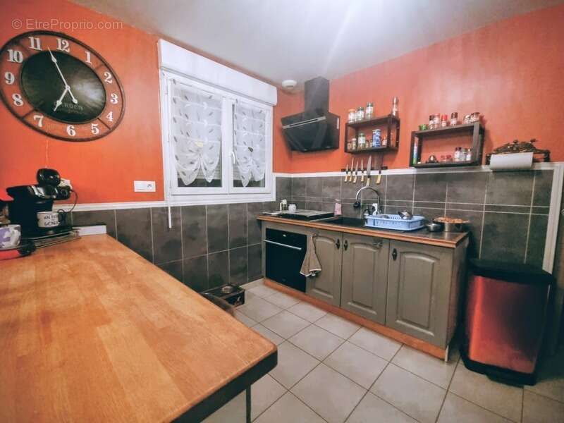 Maison à MESLAY-DU-MAINE