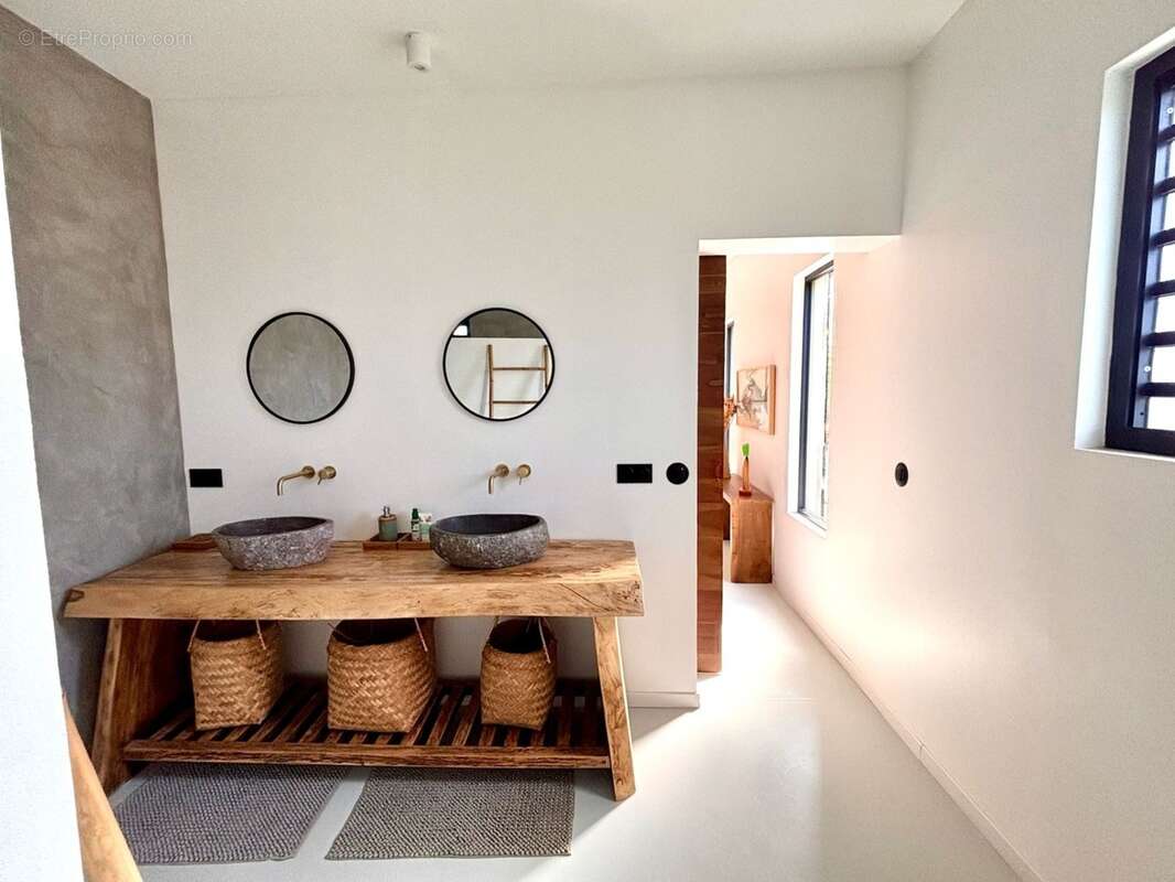 Superbe Villa ultra moderne + 2 dépendances 3 piscines sur 3 243 m² de terrain - photo 13