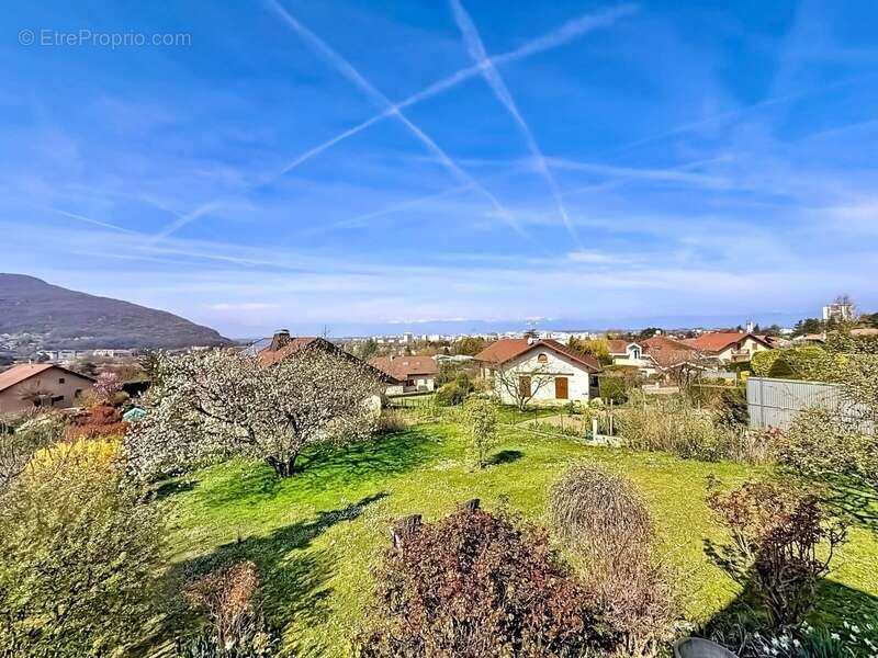 Maison à VETRAZ-MONTHOUX