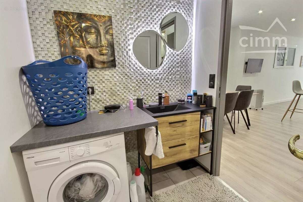 Commerce à LA ROCHETTE