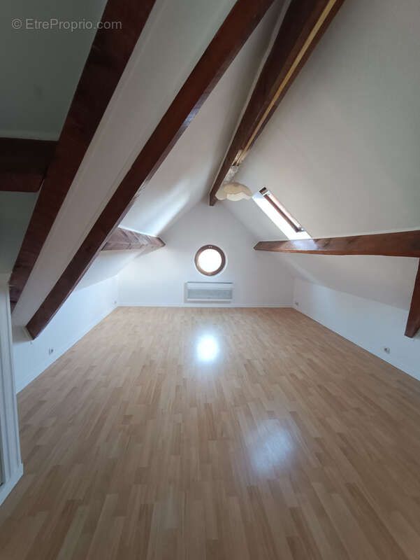 Appartement à LARDY