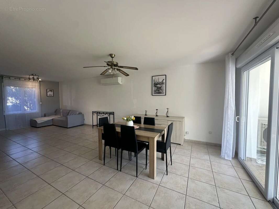 Appartement à SAINT-MARTIN-DE-CRAU