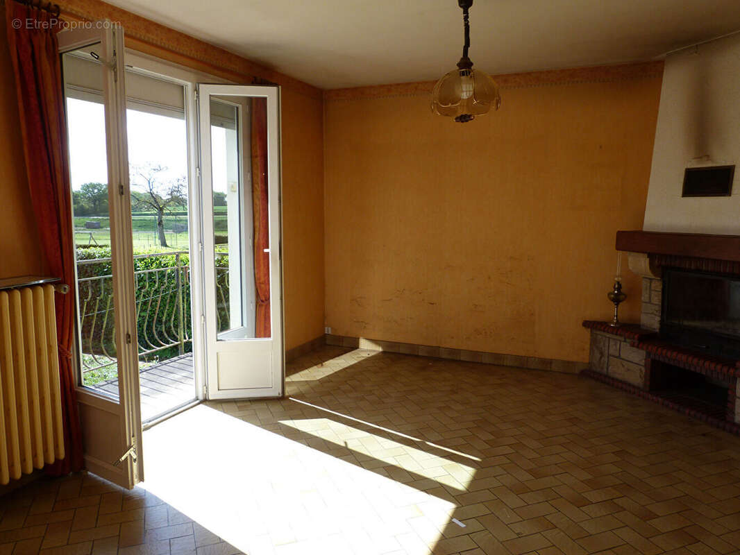 Maison à MERAL