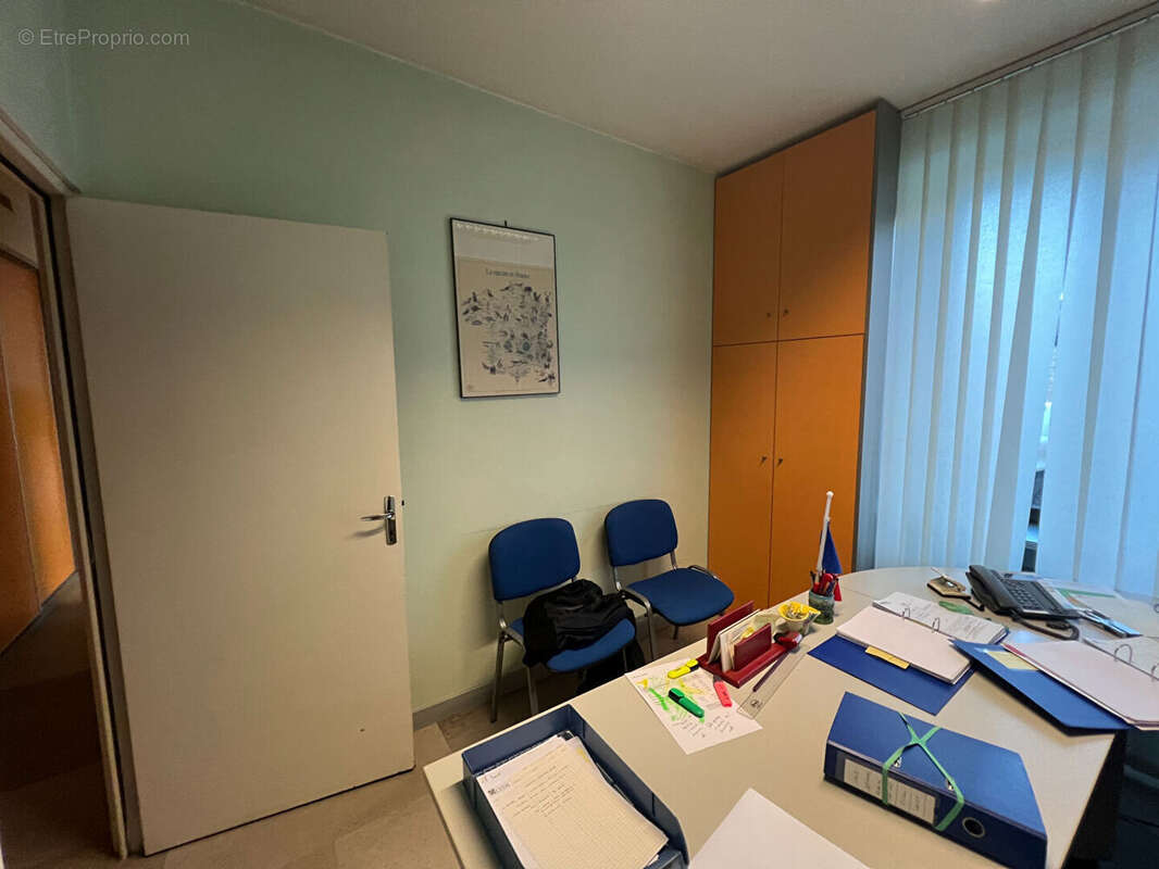 Commerce à SARLAT-LA-CANEDA