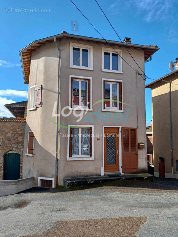 Maison à SAINT-BONNET-LE-TRONCY