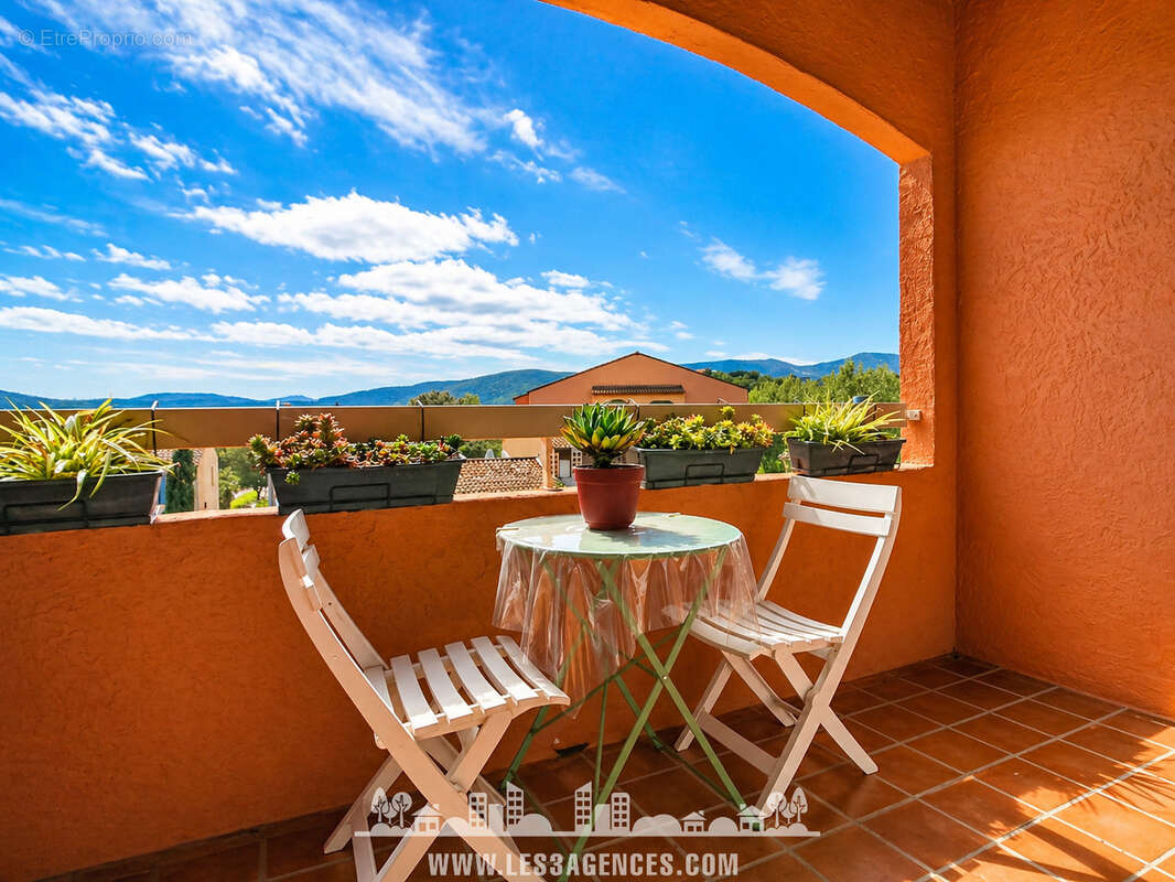 Appartement à COGOLIN