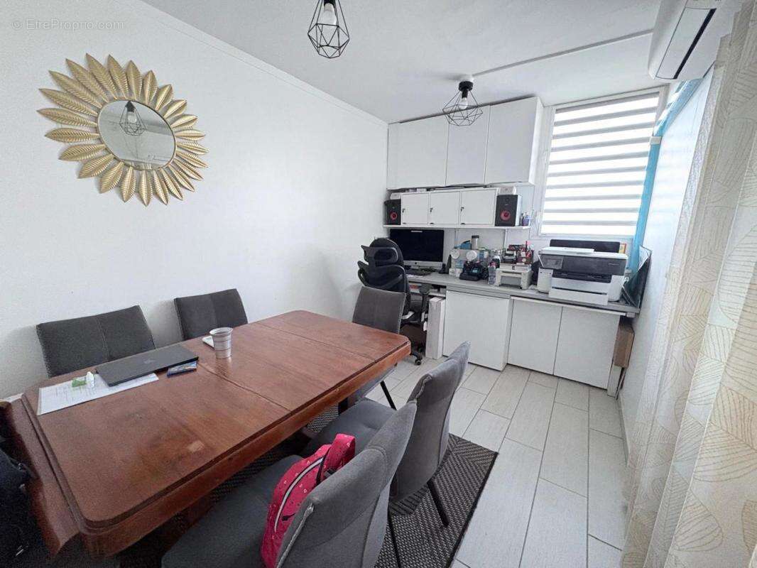Appartement à LES ABYMES
