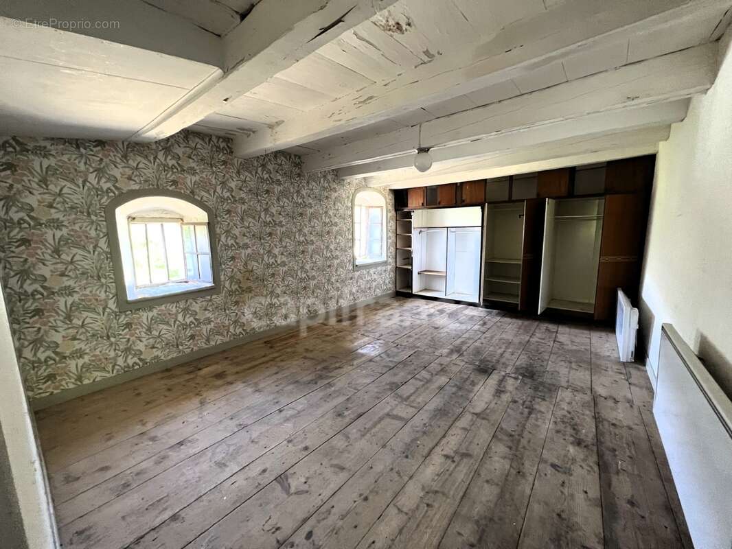 Maison T4 82m² avec Grange 300m² à rénover - photo 27