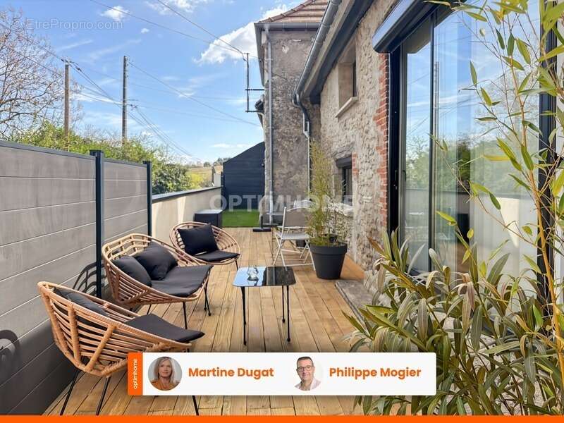 Maison à CREUZIER-LE-NEUF