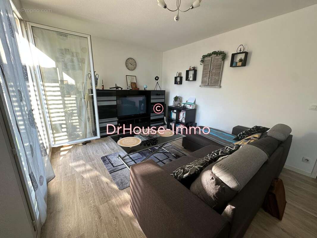 Appartement à PAREMPUYRE