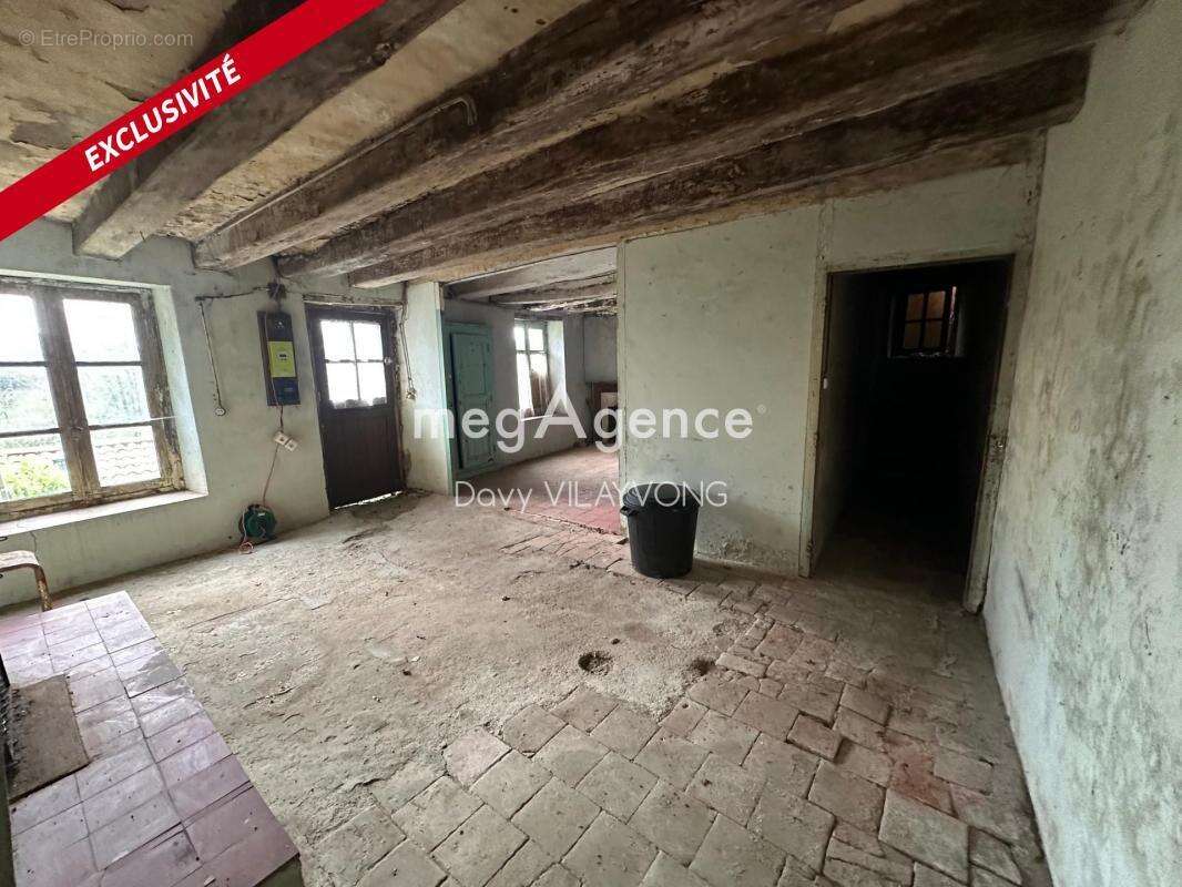 Maison à MONTREVAULT