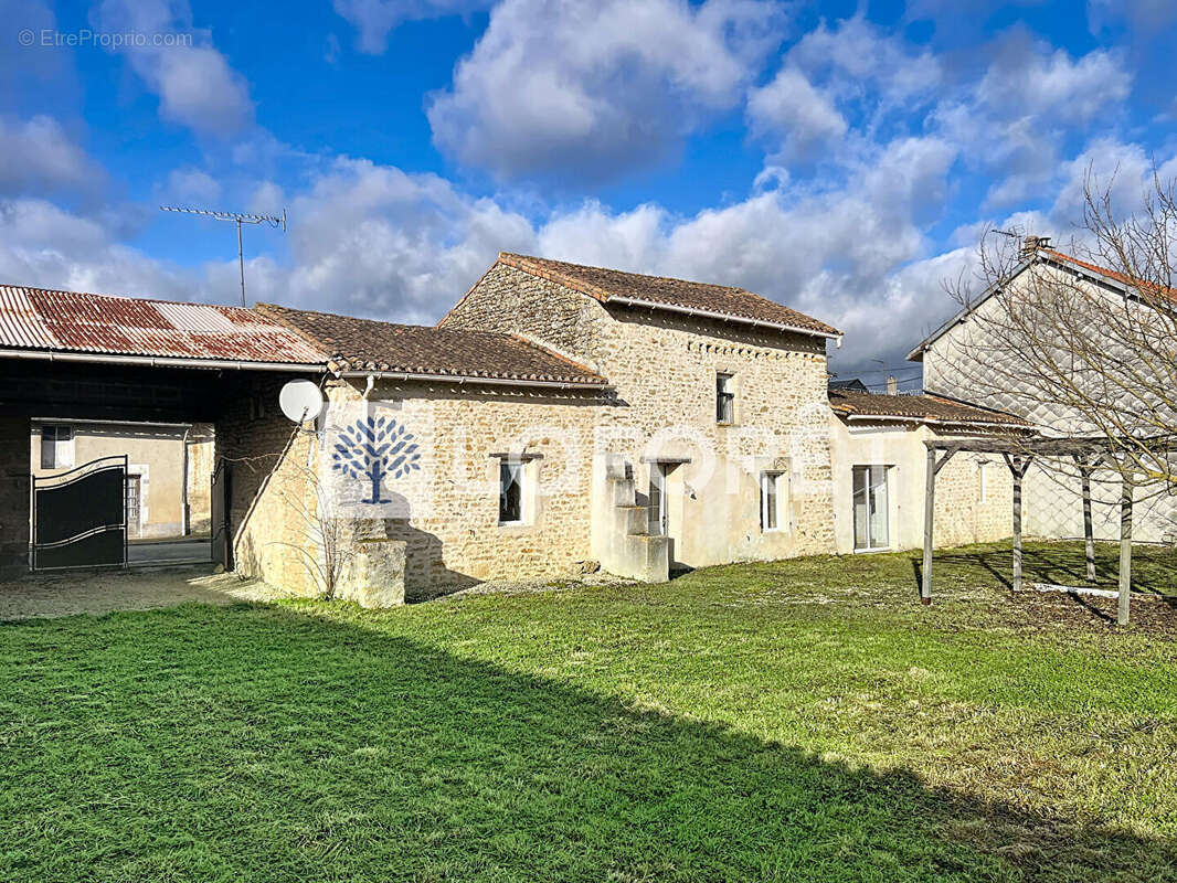 Maison à MONCONTOUR