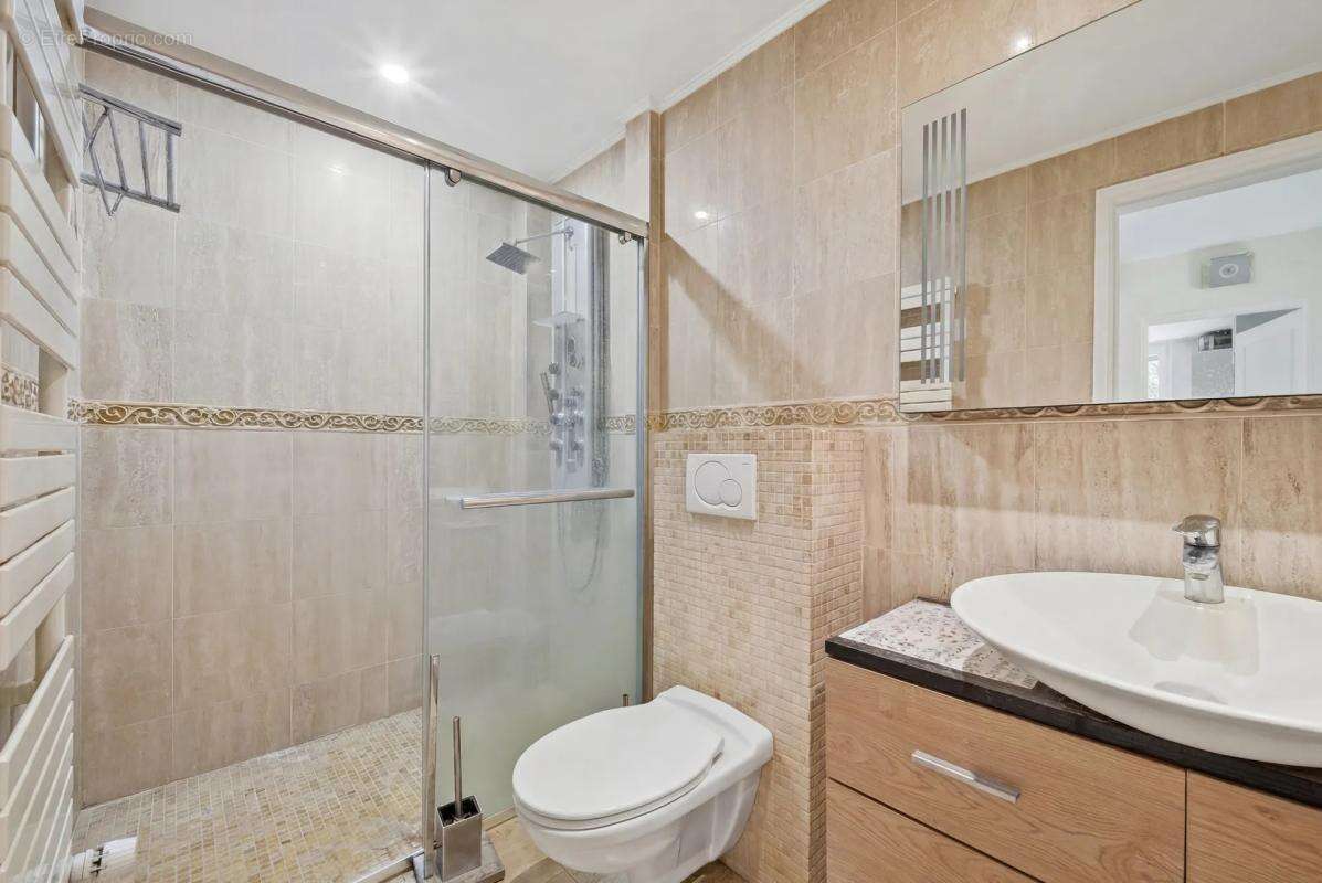 Maison de 10 pièces de 250 m² à Châtillon - photo 14