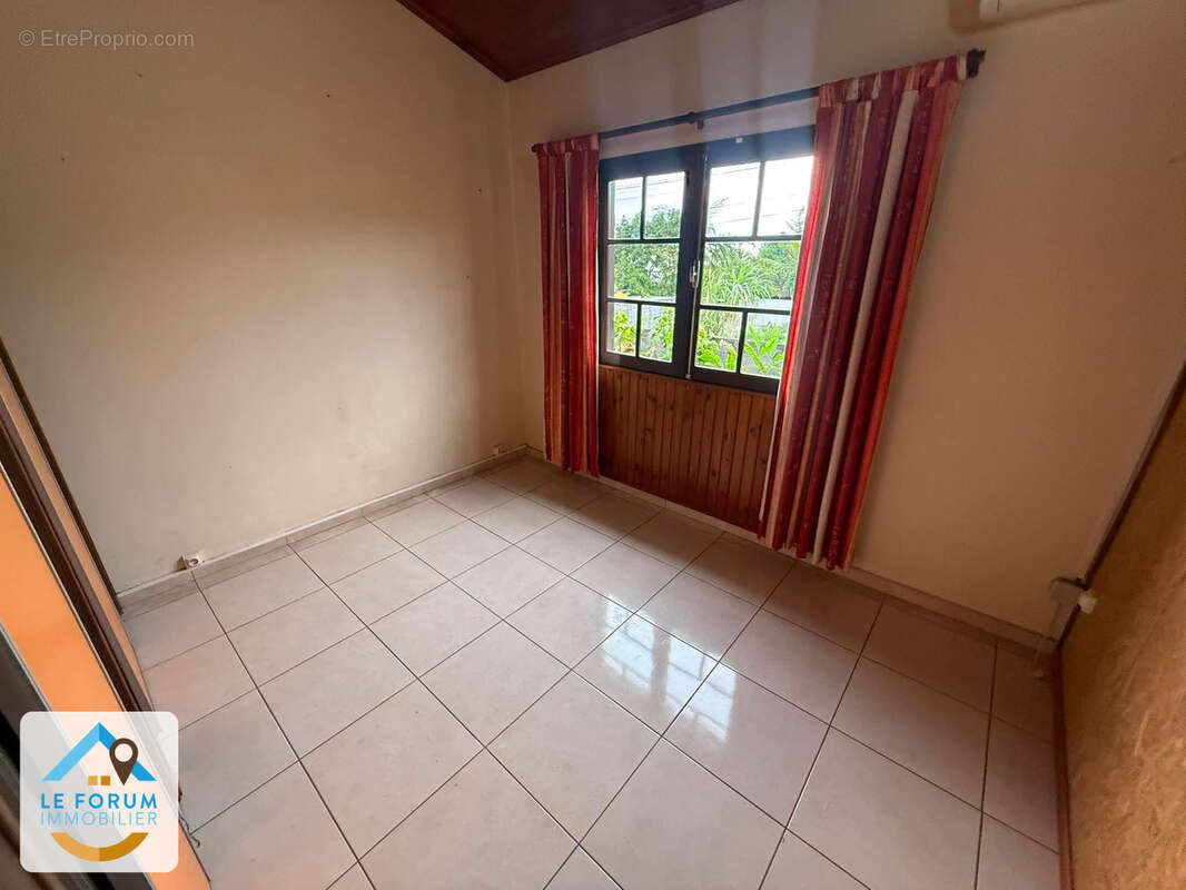 Riviere saint louis 97421 - maison familiale - possible investissement - beaux volumes - proche commodités - photo 9