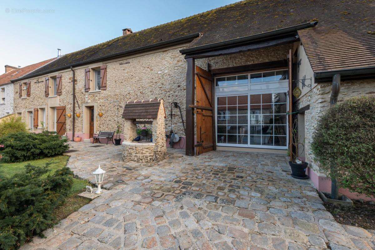 Maison à COULOMMIERS