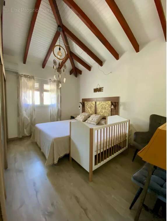 Maison à LES TROIS-ILETS