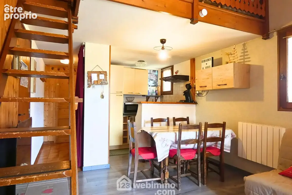 Appartement situé au centre-village de Crest-Voland - Appartement à CREST-VOLAND