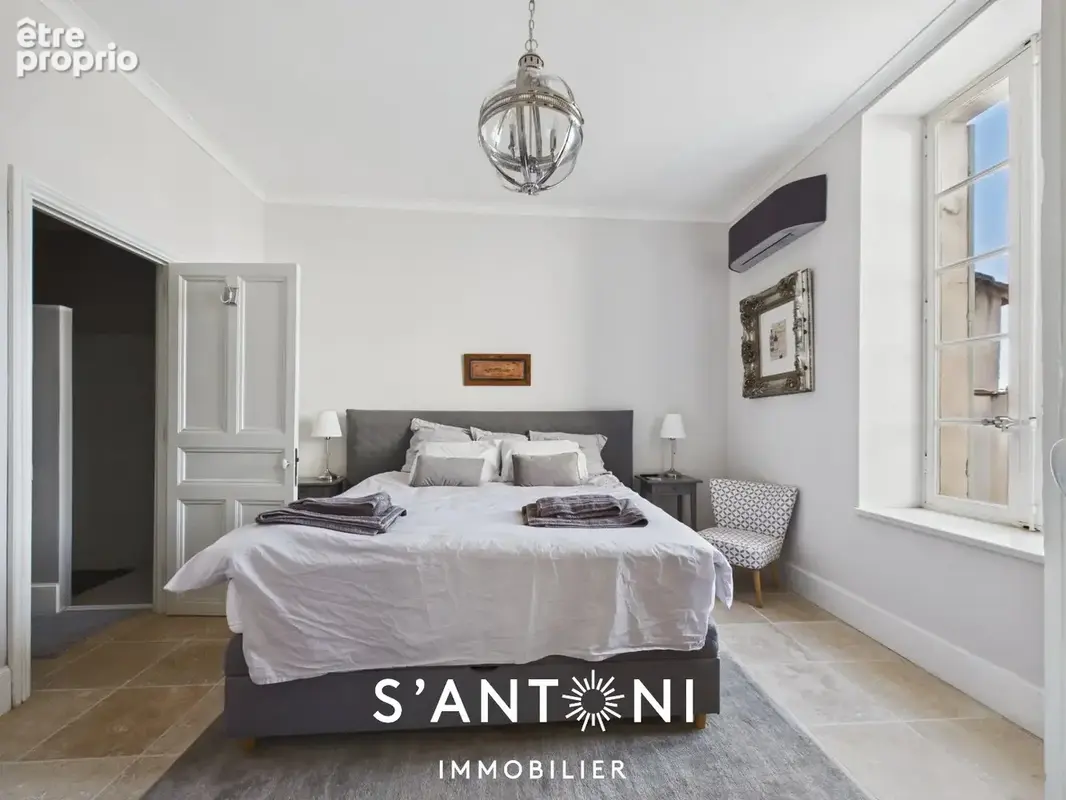 Abeilhan  maison de maître en pierres  plus de 200 m²  piscine  garage de 160 m² - photo 8