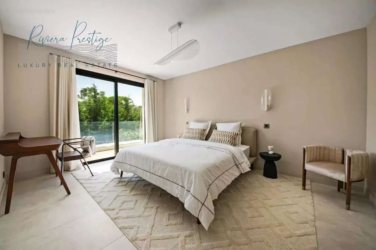 Maison à MOUGINS