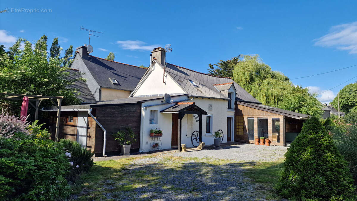 Maison à MENEAC