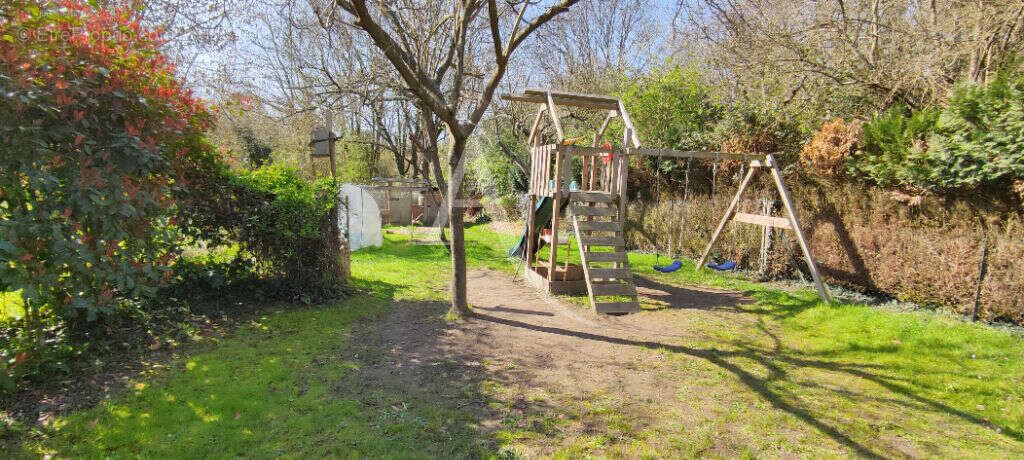 Maison à SAINT-BARTHELEMY-D'ANJOU