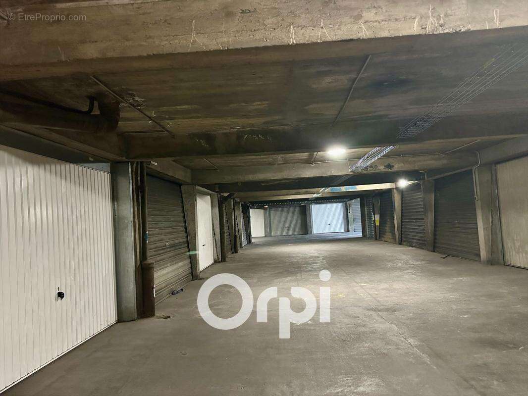 GARAGE fermé et sécurisé GRENOBLE - photo 4