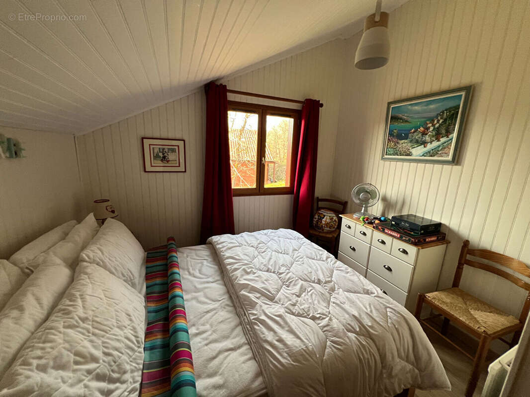 Maison à LACHAPELLE-AUZAC