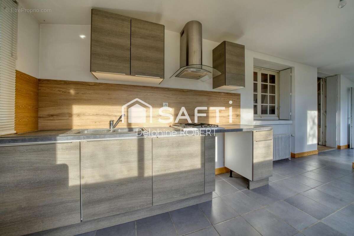Maison 100 m² à Le Douhet  - photo 3