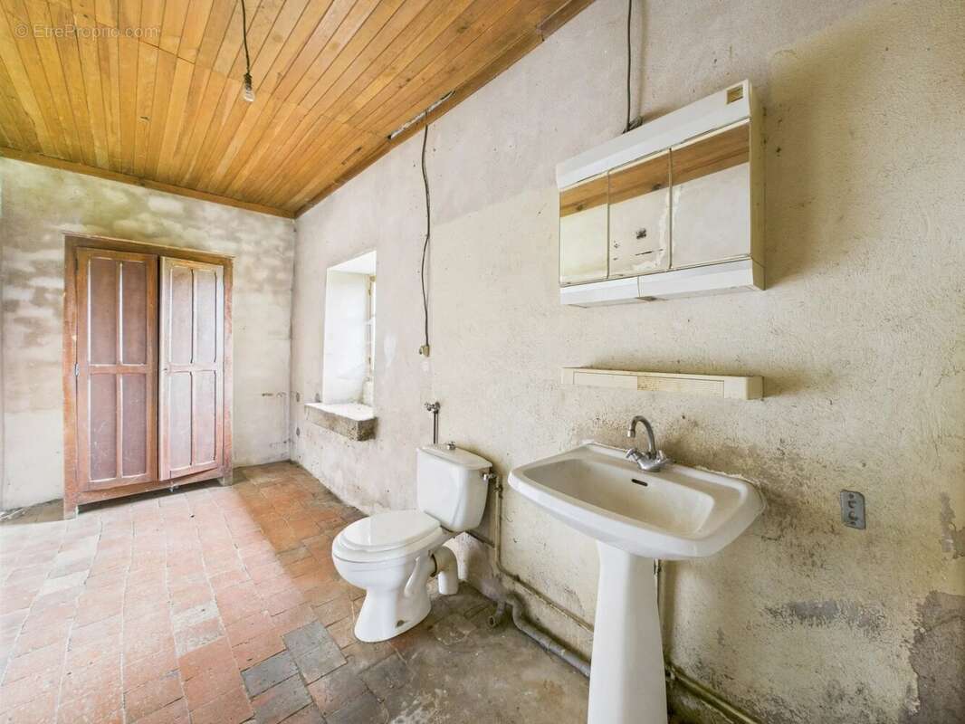 Maison à DOMPIERRE-EN-MORVAN