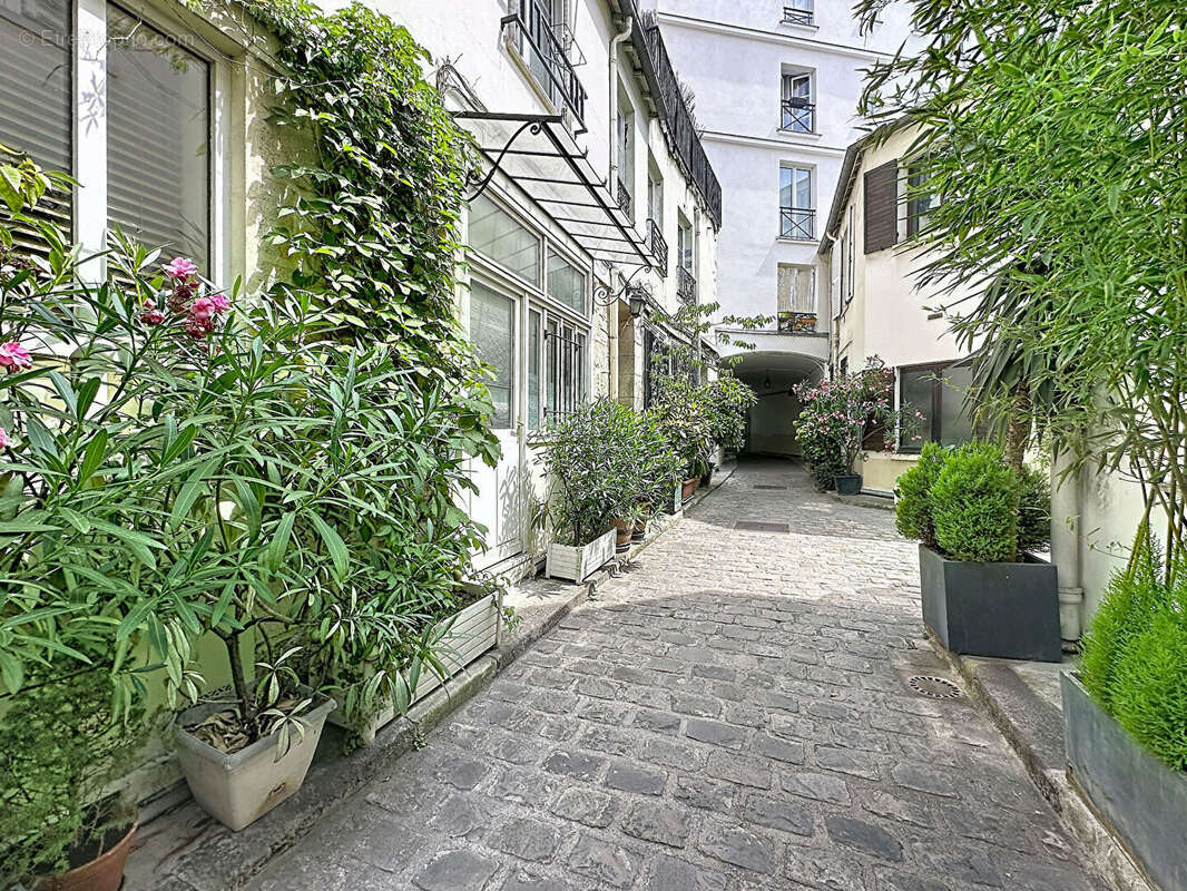 Appartement Paris 1 pièce(s) 30 m2 - photo 3