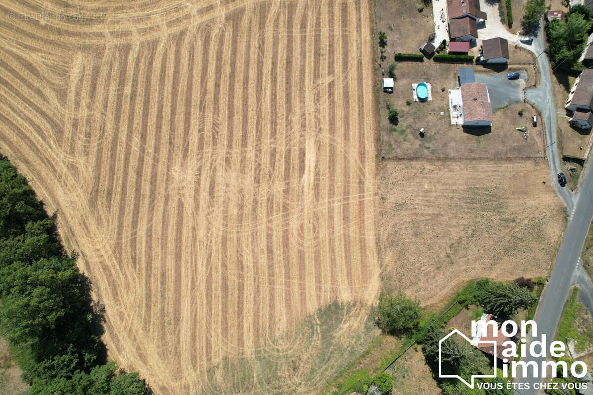 Terrain 6895 m² à Corgnac-Sur-L'isle  - photo 2