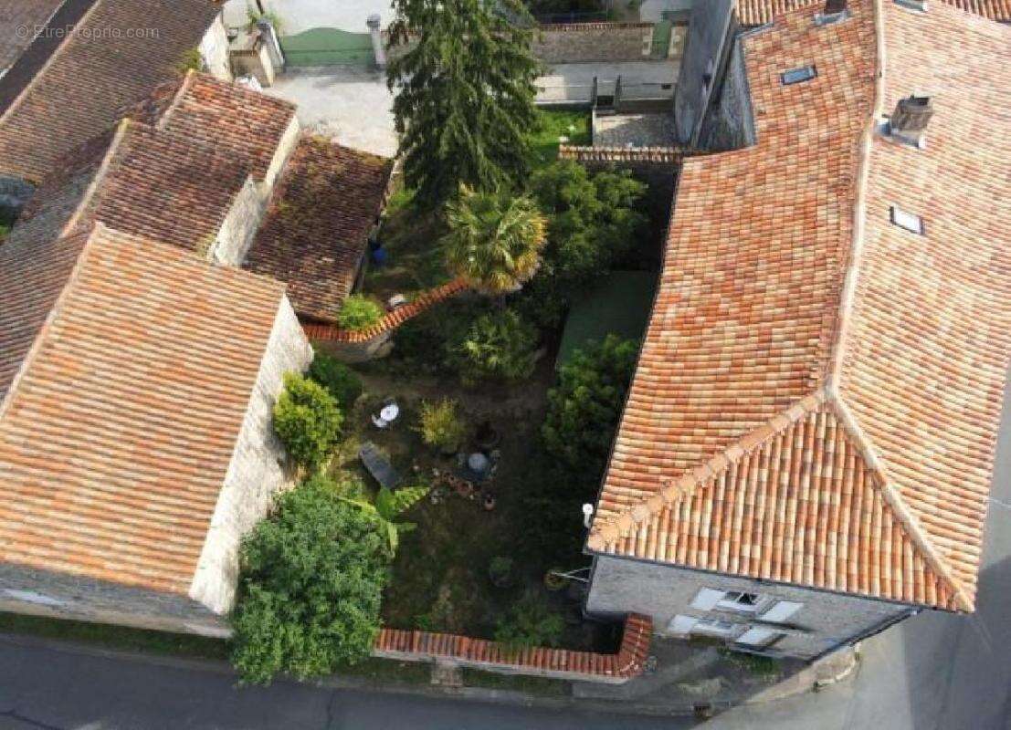 Maison à RUFFEC