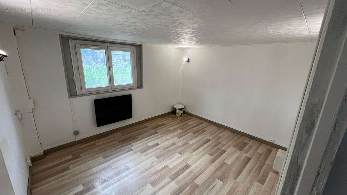 Maison à LE THILLAY