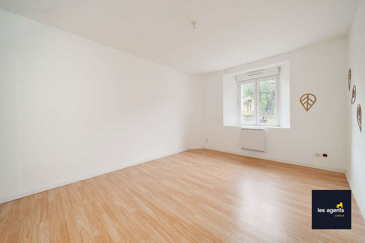 Maison  5 pièce(s) 160 m2 + cour - photo 12