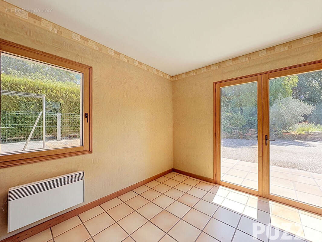 À VENDRE - Maison dans le bourg de Bréhal de 255m² au calme avec parc arboré - photo 8