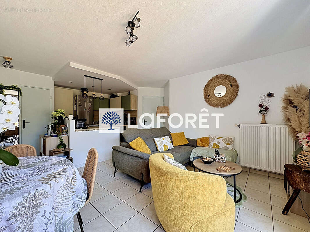 Appartement à RILLIEUX-LA-PAPE