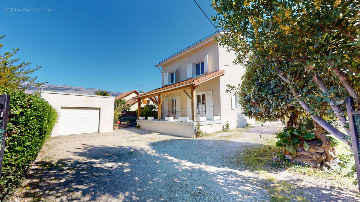 Maison à DOMENE